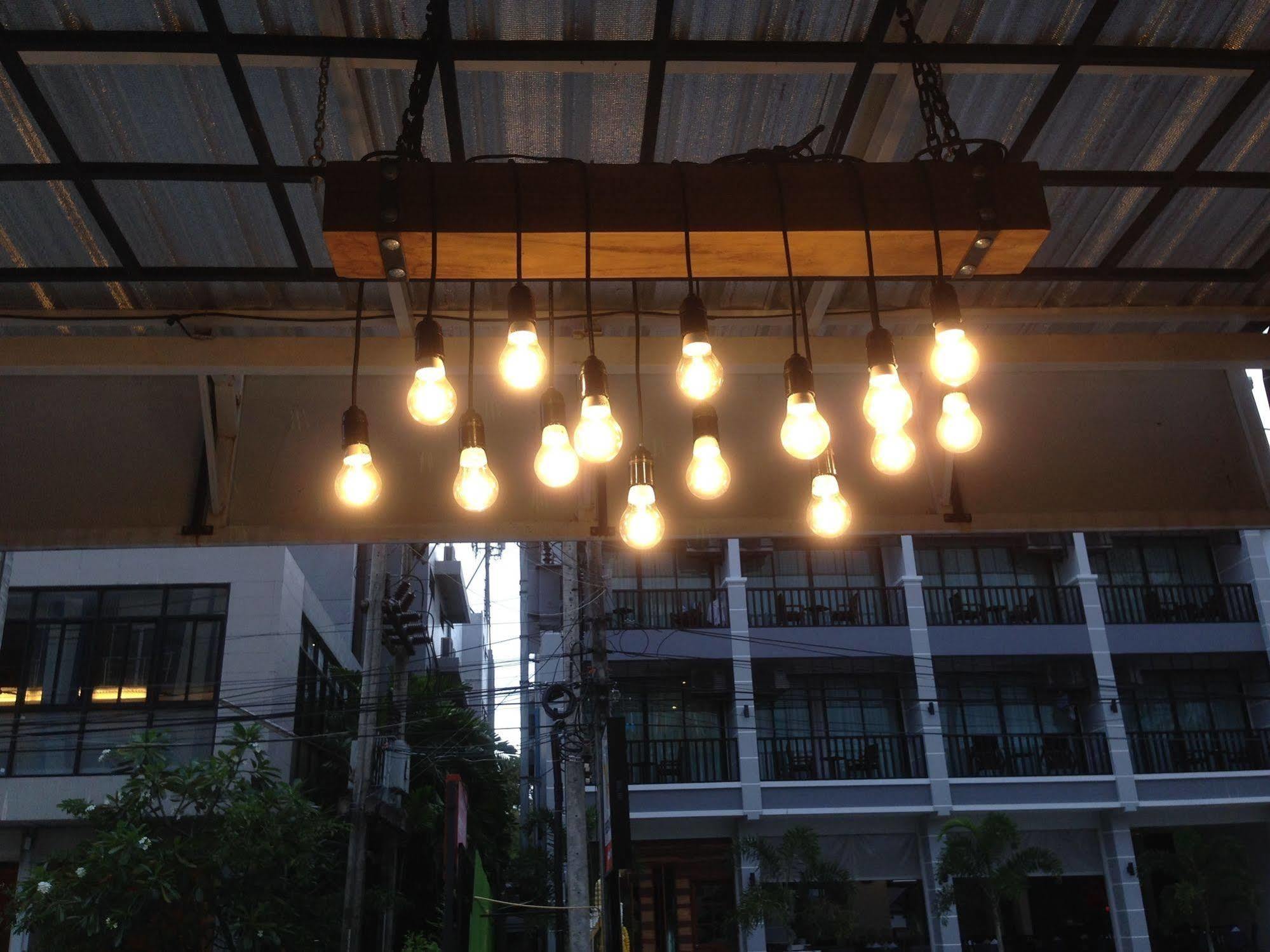 Ploenlay Hotel Ao Nang Buitenkant foto