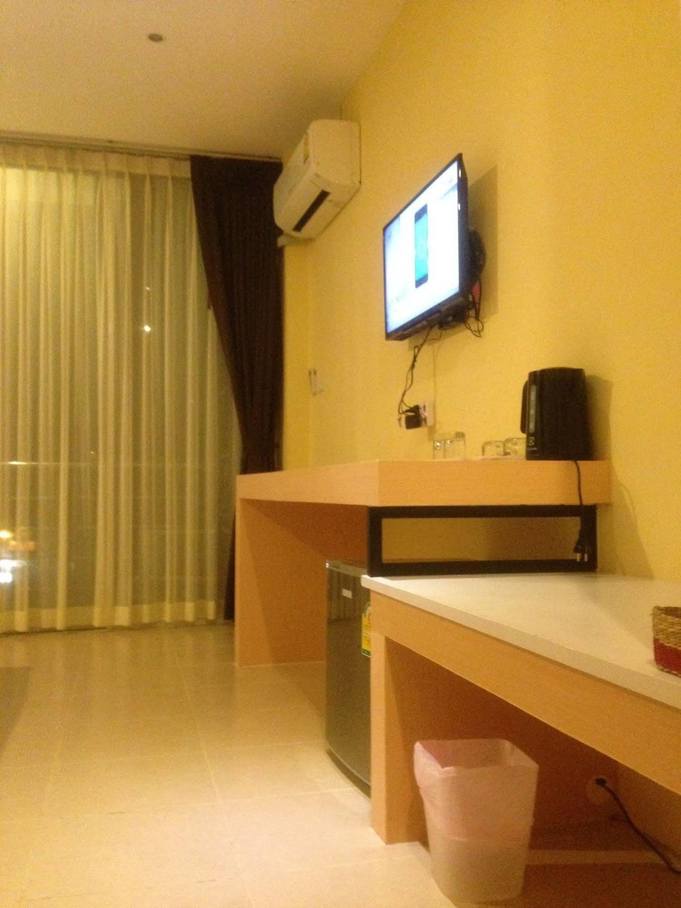 Ploenlay Hotel Ao Nang Buitenkant foto